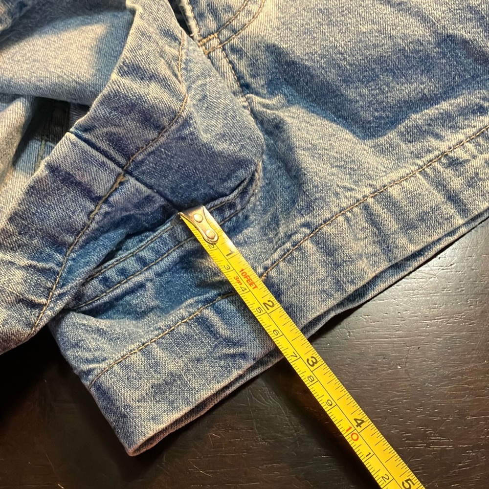 Guess Vintage 90s Light Denim Shorts with Distressed Hem Shorts with Button Fly - Picture 9 of 9